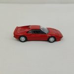 赤いミニカーの側面