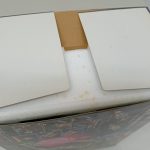 内箱を開けた内側の面