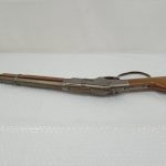本体を斜め上から見た側面