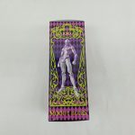 外箱の反対側の側面。フィギュアの絵と『MOODY BLUES』のロゴ