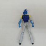 本体の全身背面