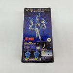 外箱の背面。本体の写真と付属品の一覧