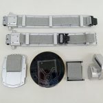 ベルトの帯2本と各パーツの裏面