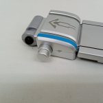 ベルト帯の端にある留め具部分のアップ