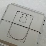サイドバックル1個の表面のアップ