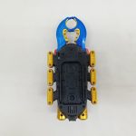 ガタックゼクターの裏面。電池ボックスと金色の脚