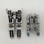 2体のメカを裏側から見たところ