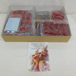 箱の中に袋入りのランナーが入った状態と説明書
