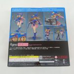 外箱の裏面。ポーズの写真と説明