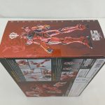 外箱の上面と側面。機体の絵