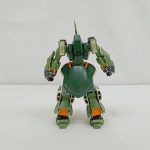 本体を背面から写した写真