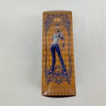 外箱の側面。キャラクターの絵と『JOHNNY JOESTAR』の文字