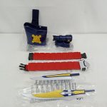 ホルダー、ベルトの帯、剣を並べたところ