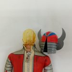ヘルメットを外した背面。素体の頭部とヘルメットの内側
