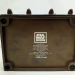 台座の裏面。『JABBA THE HUTT STATUETTE』『LIMITED EDITION』とシリアル番号