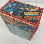 外箱の側面と天面。「鉄人28号」のロゴと説明の文字が印刷されています。