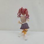 同じフィギュアを背面から写した全身。