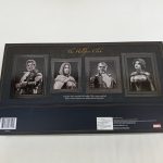 外箱の背面。4体のキャラクターの写真が並び、下にバーコードと表示が印刷されています。