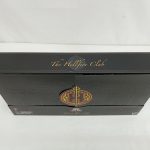 外箱の天面。「The Hellfire Club」の文字と紋章が印刷されています。