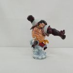 ルフィのギア4バウンドマンのフィギュア全体を正面から写した写真。雲の形の台座に乗っている