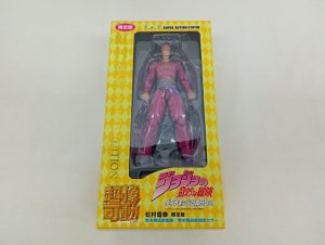 外箱の正面。『超像可動』『ジョジョの奇妙な冒険』のロゴと窓越しの虹村億泰のフィギュア