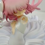 肩のアップ。腕が外れた付け根の部分