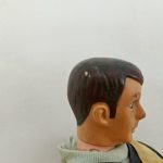 素体の頭部の横顔