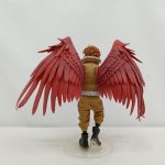 フィギュアを背面から写したもの。翼の付け根