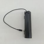 付属の電源ユニットとケーブル