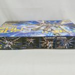 外箱の側面。ゴールドコーティングパーツなどの紹介写真