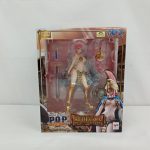 外箱の正面。『P.O.P Sailing Again』『REBECCA 剣闘士 レベッカ【限定復刻版】』の表記と、窓越しのフィギュア本体・剣・兜付き頭部