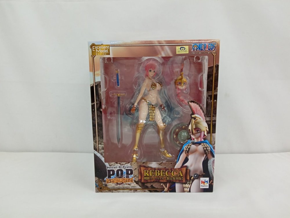外箱の正面。『P.O.P Sailing Again』『REBECCA 剣闘士 レベッカ【限定復刻版】』の表記と、窓越しのフィギュア本体・剣・兜付き頭部