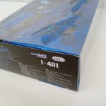 スリーブに入った箱の別の側面。I-401の文字と艦の絵