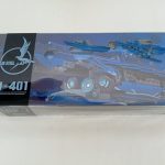 透明スリーブ越しの箱の正面。『I-401』の文字と蒼い潜水艦の絵