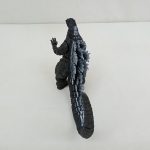 ゴジラ本体を背中側から写した写真