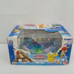 外箱の正面。「ちびポケハウス 結晶塔の帝王」のロゴとエンテイ・サトシ・ピカチュウの絵