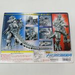 外箱の背面。機体の写真と注意書き、バーコード