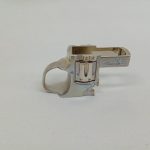 ガン型の台座を斜め上から写した写真