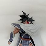 フィギュアの上半身と顔のアップ
