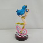 ラムのフィギュアを左斜め後ろから写した写真