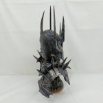 胸像を反対側の斜めから写したもの