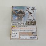 外箱の背面。機体の絵とポーズ例、注意書きとバーコード