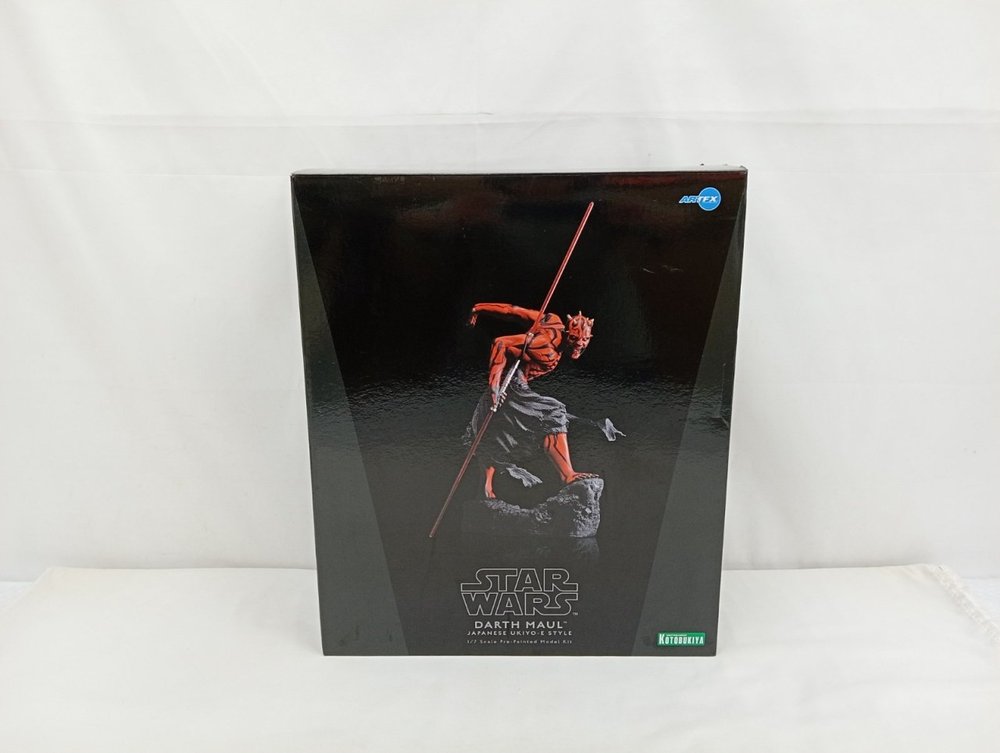 外箱の正面。『STAR WARS DARTH MAUL JAPANESE UKIYO-E STYLE』の文字と立像の写真、ARTFXのロゴ