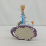 フィギュアの台座の裏面