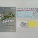 説明書と水転写デカール、エッチングパーツ、黄色のマスキングシート