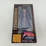 外箱の正面。『超像可動』『ジョジョの奇妙な冒険 ストーンオーシャン』『エンリコ・プッチ』の文字と窓から見えるフィギュア