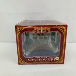 外箱の正面。『BASTARD!!』のロゴと『アーシェス・ネイ ARSHES・NEI』の文字、窓から見えるフィギュア