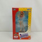 外箱の正面。窓からナミのフィギュアが見え、『P.O.P LIMITED EDITION Nami MUGIWARA Ver.』のロゴ