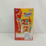外箱の背面。ナミの写真と注意書き、バーコード