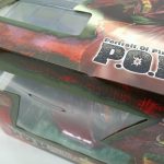 外箱の上面の角のアップ。『P.O.P』のロゴ